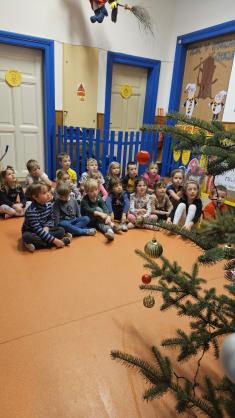 ZDOBENÍ VÁNOČNÍHO STROMEČKU 2. 12. 2025