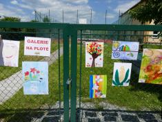 Galerie na plotě